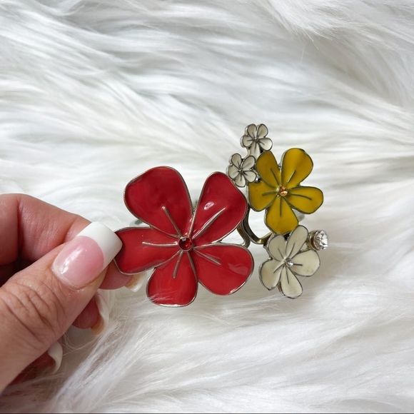 Beautiful Floral Cuff Bracelet 7” Enameled Flowers With Little Rhinestones - Picture 2 of 10